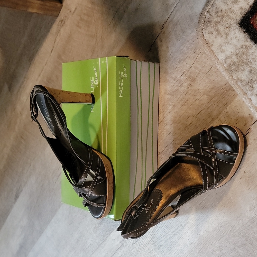 Madeline Stuart Brown Heels, Size 8M